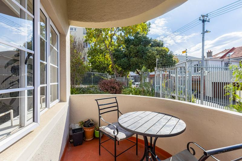 2 Bedroom Property for Sale in Tamboerskloof Western Cape